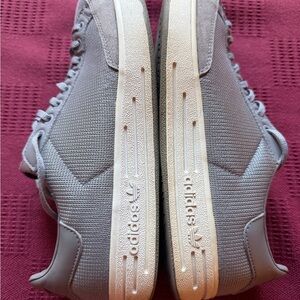 Adidas Originals Rod Laver Men’s Gray Tennis Shoes Size 9